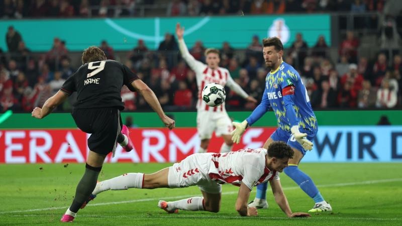 不当冤大头,米切尔拒绝为亲戚提供圣诞大战门票,请自己想法解决(米切尔拒绝亲戚索要圣诞大战门票:不当冤大头,自己想办法)